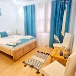 Casa Cu Obloane Rosii By Cochilia - Parcare Privata, Aproape De Plaja