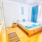 Casa Cu Obloane Rosii By Cochilia - Parcare Privata, Aproape De Plaja Apartament *