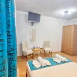 Apartament Casa Cu Obloane Rosii By Cochilia - Parcare Privata, Aproape De Plaja Eforie Nord