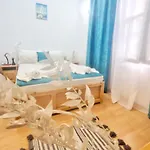 Apartament Casa Cu Obloane Rosii By Cochilia - Parcare Privata, Aproape De Plaja Eforie Nord