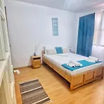 Casa Cu Obloane Rosii By Cochilia - Parcare Privata, Aproape De Plaja