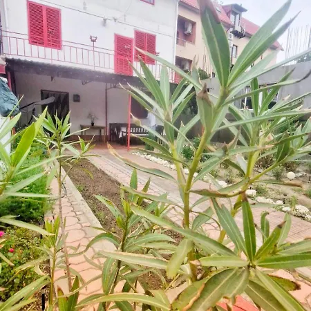 Casa Cu Obloane Rosii By Cochilia - Parcare Privata, Aproape De Plaja