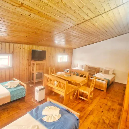 Casa Cu Obloane Rosii By Cochilia Apartment Eforie Nord