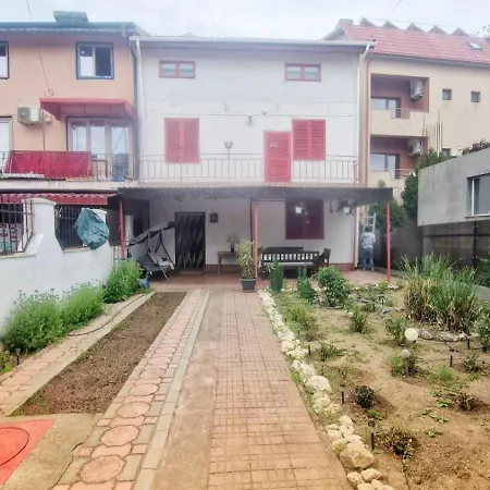 Apartment Casa Cu Obloane Rosii By Cochilia Eforie Nord