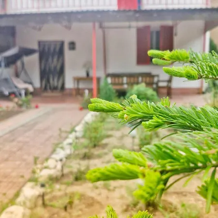Casa Cu Obloane Rosii By Cochilia - Parcare Privata, Aproape De Plaja Eforie Nord