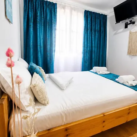 Casa Cu Obloane Rosii By Cochilia - Parcare Privata, Aproape De Plaja Apartament *