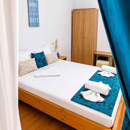 Casa Cu Obloane Rosii By Cochilia - Parcare Privata, Aproape De Plaja *