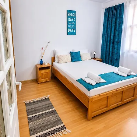 Casa Cu Obloane Rosii By Cochilia - Parcare Privata, Aproape De Plaja Apartament