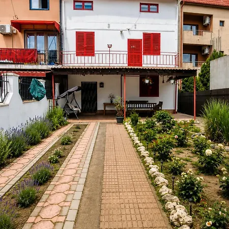 Casa Cu Obloane Rosii By Cochilia - Parcare Privata, Aproape De Plaja Apartament *